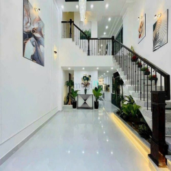 Bán căn Hoa Sứ, Phú Nhuận 79m2 Giá 2tỷ9 Sổ Riêng Thuê 25tr/th