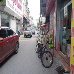 BA ĐÌNH :41m -5 tầng  vị trí đẹp - oto vào - kinh doanh