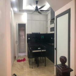 BA ĐÌNH :41m -5 tầng  vị trí đẹp - oto vào - kinh doanh