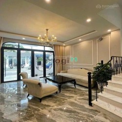 Bán gấp hẻm ô tô đường Võ Văn Tần,Quận 3.DT 60m2 /Giá 2tỷ 300 sổ riêng