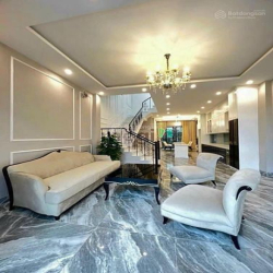 Bán gấp hẻm ô tô đường Võ Văn Tần,Quận 3.DT 60m2 /Giá 2tỷ 300 sổ riêng