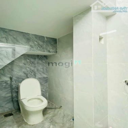 Bán nhanh căn nhà phố Đ. Mai Thị Lựu, Đa Kao, Quận1, 68.8m2, 3tỷ550tr