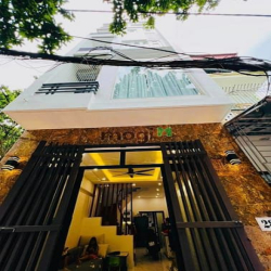 Bán nhà đẹp Quan Nhân. 41m2, 5 tầng, 3 thoáng, 9.5 tỷ