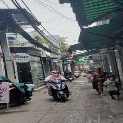 Cần bán nhà đẹp 2 tầng, vị trí đắc địa, gần Him Lam Q7 nhỉnh 5 tỷ TL