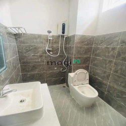 Tòa nhà 8 Tầng, Mặt tiền Nguyễn Khoái, 6.7x25m, 13 CHDV, PCCC, 44 tỷ
