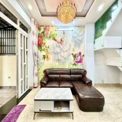 Nhà đẹp khu Vạn Xuân vip, 4x14m, trệt, 2 lầu, 4PN, 5WC, sân để xe