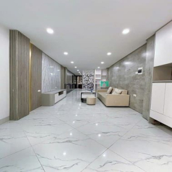 Bán Gấp Nhà **Ngọc Thuỵ**, 40m2, Ngõ Ô Tô Thông, Giá 5,9 Tỷ