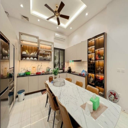 Nhà đẹp Vĩnh Tuy 66M 10.8 Tỷ - Lô góc 3 mặt thoáng mặt tiền hơn 20M