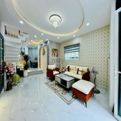 Bán nhà hẻm xe hơi Nguyễn Văn Công, P.3, 4,7 x 14, 4 lầu giá 7 tỷ