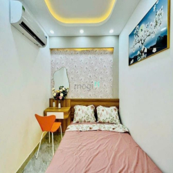 Bán nhà hẻm xe hơi Nguyễn Văn Công, P.3, 4,7 x 14, 4 lầu giá 7 tỷ