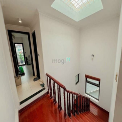 Nhà đẹp Vĩnh Tuy 66M 10.8 Tỷ - Lô góc 3 mặt thoáng mặt tiền hơn 20M