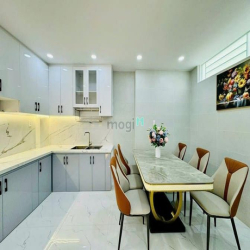 Bán nhà hẻm xe hơi Nguyễn Văn Công, P.3, 4,7 x 14, 4 lầu giá 7 tỷ