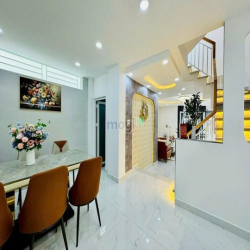 Bán nhà hẻm xe hơi Nguyễn Văn Công, P.3, 4,7 x 14, 4 lầu giá 7 tỷ