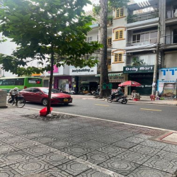 Cần Bán Nhà Mặt Tiền Đường Trần Quang Khải P.Tân Định Q1 7,2x18m 50Tỷ