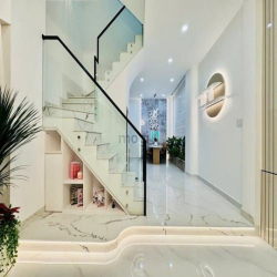 Bán nhà hẻm xe hơi Dương Quảng Hàm, P.5, 4,2 x 11 nở hậu 4,7m giá 7.9