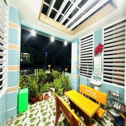 Bán nhà mặt tiền đường số 2, P.16, 4 nở hậu 6 x 18,5, 2 lầu giá 7.9 tỷ