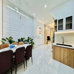 Bán nhà hẻm xe hơi Dương Quảng Hàm, P.5, 4,2 x 11 nở hậu 4,7m giá 7.9