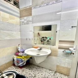 Quận 10 - Hẻm xe hơi CMT8, Phường 08 - 4 tầng   Mô tả: + Ngang 4m x11m