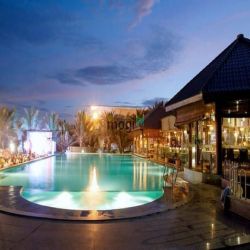 bán nhà hẻm 1041 5 x 22 trệt lầu sân thượng 9 phòng 8,9 tỷ