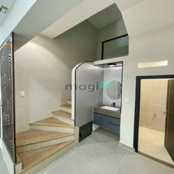 Bán nhà MT Lê Thị Riêng Quận 1 giá chỉ 34 tỷ