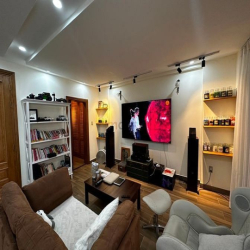 - Bán nhà Thảo điền vị trí kinh doanh đẹp 140m2. 40 tỷ.