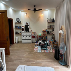- Bán nhà Thảo điền vị trí kinh doanh đẹp 140m2. 40 tỷ.
