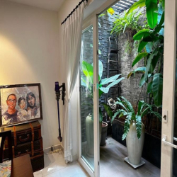 - Bán nhà Thảo điền vị trí kinh doanh đẹp 140m2. 40 tỷ.