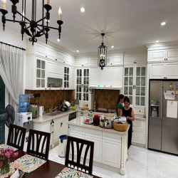 - Bán nhà Thảo điền vị trí kinh doanh đẹp 140m2. 40 tỷ.