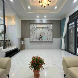 Đi đinh cư Mỹ bán nhà Đ.XÓM CHIẾU Q4 68M2/1TY570TR,BAO SANG TÊN
