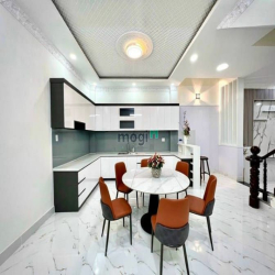 Đi đinh cư Mỹ bán nhà Đ.XÓM CHIẾU Q4 68M2/1TY570TR,BAO SANG TÊN