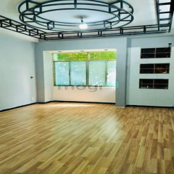 TÂN BÌNH- Chủ cần bán liền- kết cấu 3 lầu- sổ vuông vức- nhỉnh 9 tỏi