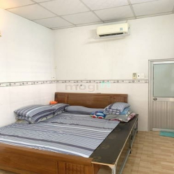 Gấp bán nhà riêng, hẻm xe hơi, sát MẶT TIỀN đường Thới An 15, Q12