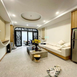 Nhà Cổ Linh-Thạch bàn, 47m2, ô tô đỗ cổng, ba bước ra phố, 6.1 tỷ.