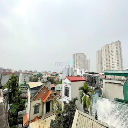 Nhà Cổ Linh-Thạch bàn, 47m2, ô tô đỗ cổng, ba bước ra phố, 6.1 tỷ.