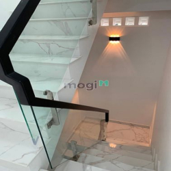 Bán nhà mới xây 100% - Hẻm Xe Hơi 300 Trần Đình Trọng.