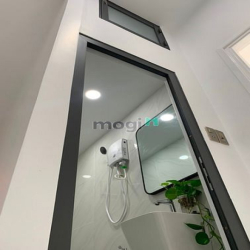 Bán nhà mới xây 100% - Hẻm Xe Hơi 300 Trần Đình Trọng.