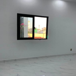 Bán nhà mới xây 100% - Hẻm Xe Hơi 300 Trần Đình Trọng.