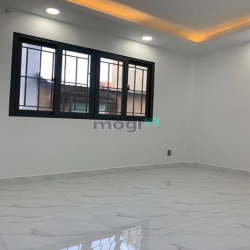 Bán nhà mới xây 100% - Hẻm Xe Hơi 300 Trần Đình Trọng.