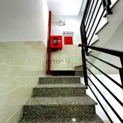 CHDV 4 Tầng Diện Tích Khủng - Đang Thuê 140 Triệu/Tháng - Gần Đại Học